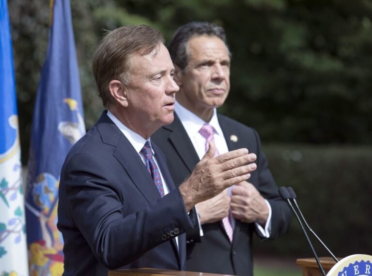 Gobernador insiste a legisladores legalizar marihuana recreativa