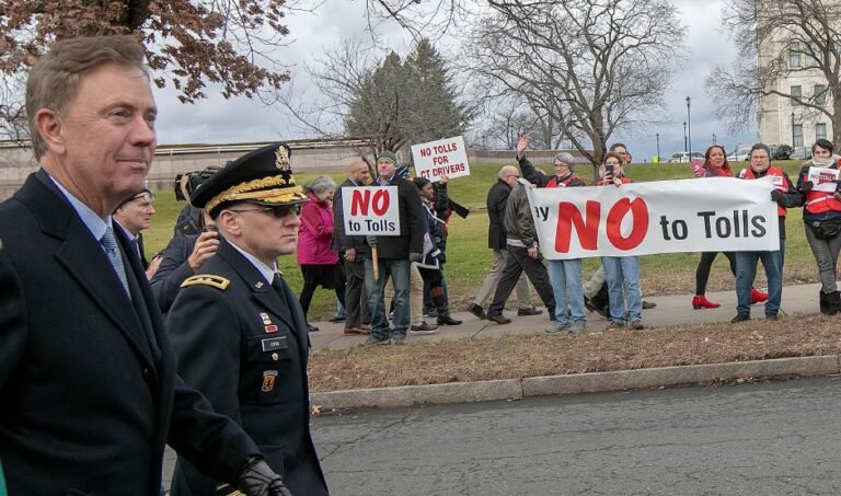 Gobernador renueva plan de peajes electrónicos