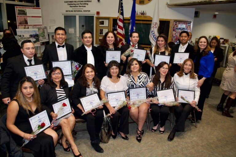 Graduados de programa de liderazgo lanzan proyecto de limpieza de reciclaje