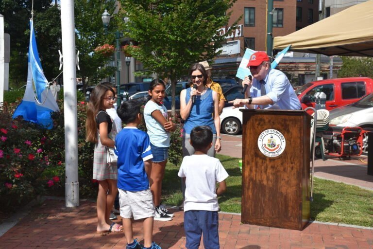Guatemaltecos celebran 198 años de independencia