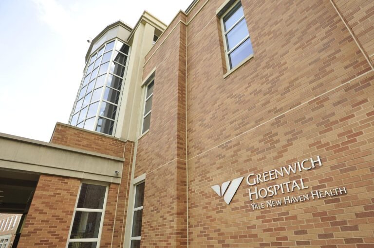 Hospital de Greenwich, entre las seis instalaciones para probar nuevo tratamiento de COVID-19, a nivel nacional