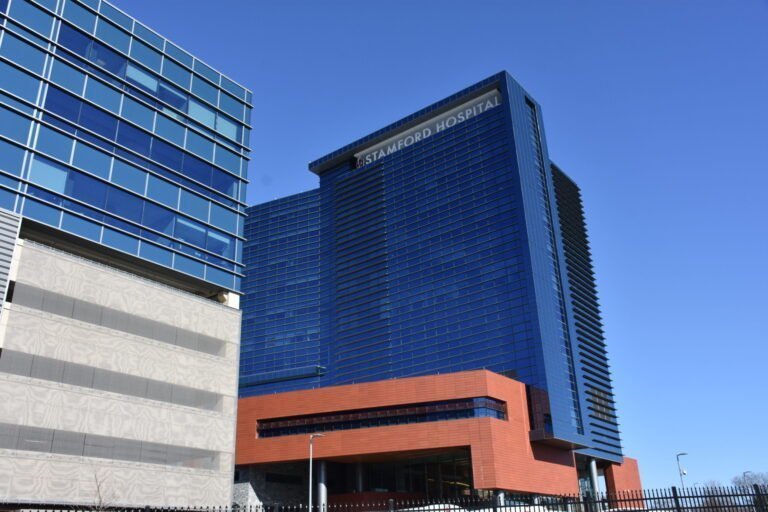 Con la caída hospitalizaciones por COVID-19 hospitales comienzan a realizar cirugías electivas