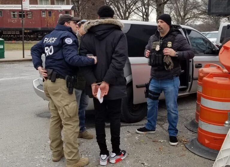 ICE regresa a NY y captura a 12 inmigrantes en operación de 5 días