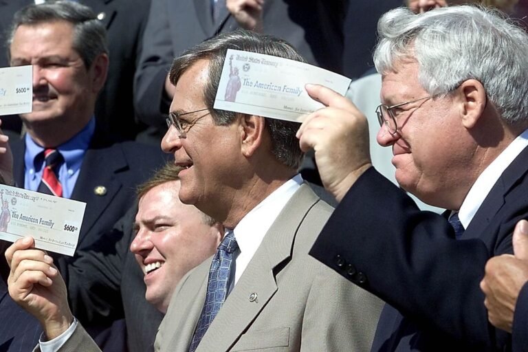 IRS ofrece preguntas y respuestas sobre la ayuda económica de gobierno federal