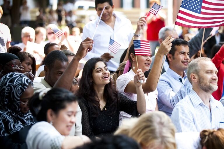 Inmigrantes de CT son una fuerza importante en economía del Estado y cambios demográficos, revela informe