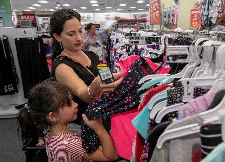 Instan a aprovechar la semana libre de impuestos