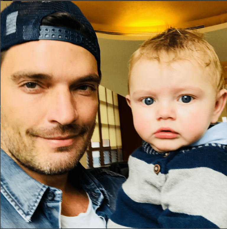 Julián Gil ya podrá convivir con su hijo Matías fuera de los juzgados