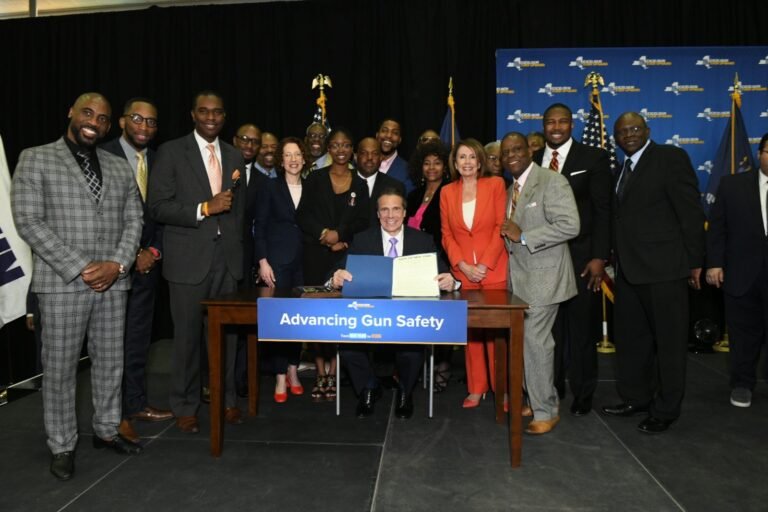 Ley que prohíbe a abusadores domésticos  la tenencia de armas entra en vigencia