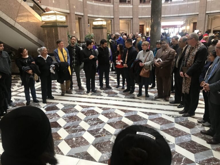 Líderes de fe piden justicia para jóvenes inmigrantes