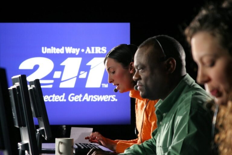 Línea de ayuda gratuita amplía servicios de mensajes de texto