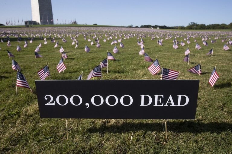 INFORME ESPECIAL Los factores que llevaron a Estados Unidos a tener 200 mil muertos por COVID-19, la mayor cifra del mundo