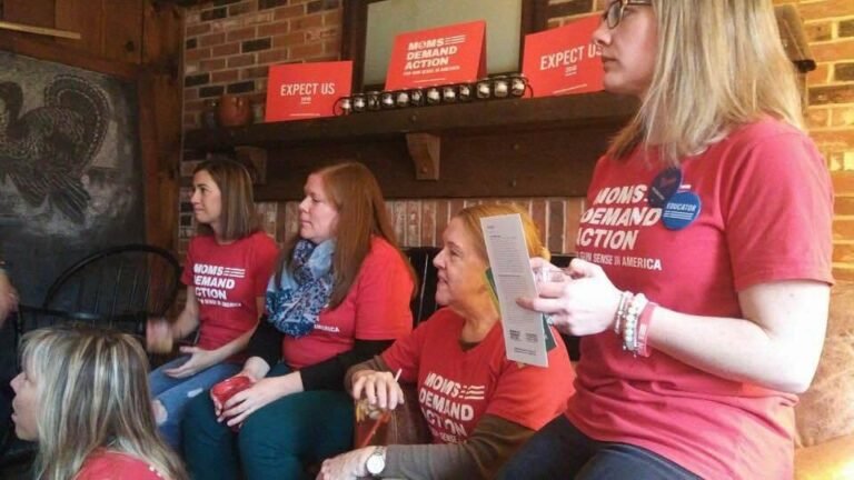 Madres exigirán acción contra las armas en su primera reunión