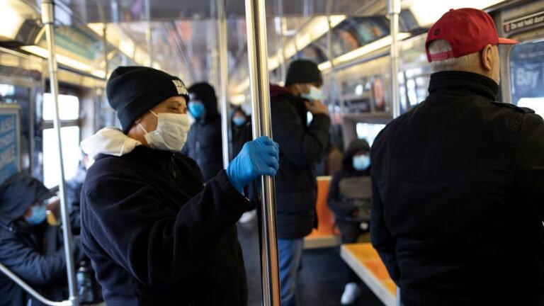 Máscaras disponibles para pasajeros de autobuses