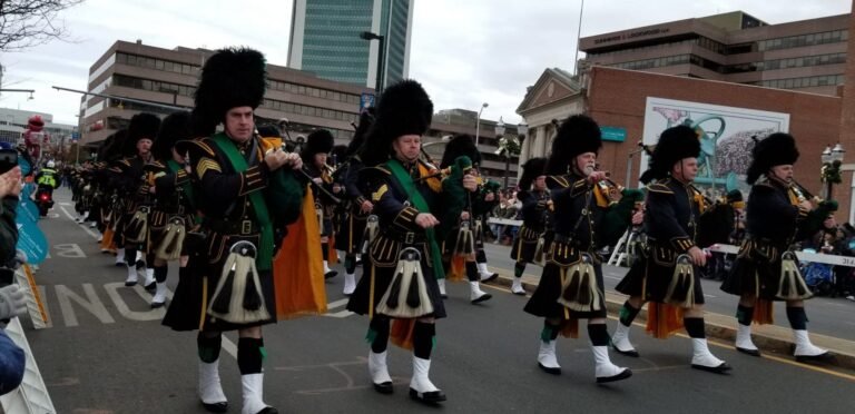 Miles disfrutan de Desfile de Acción de Gracias