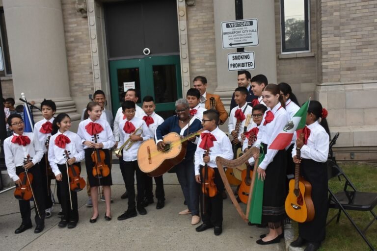 Música y folklore en celebración de independencia de México y Centroamérica