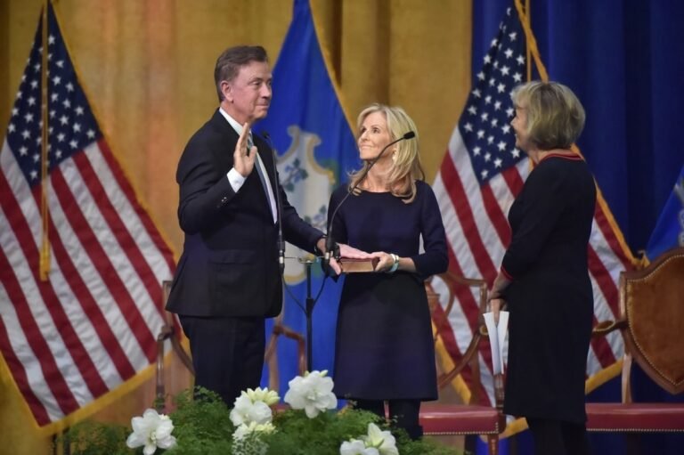 Ned Lamont juramentado como nuevo Gobernador