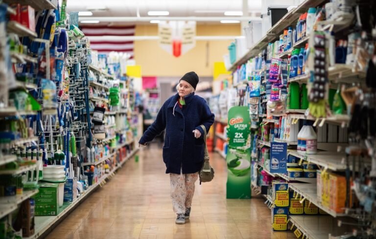 Nueva orden ejecutiva para proteger a empleados y consumidores en supermercados