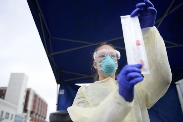 Nueve médicos en hospital dan positivo para coronavirus