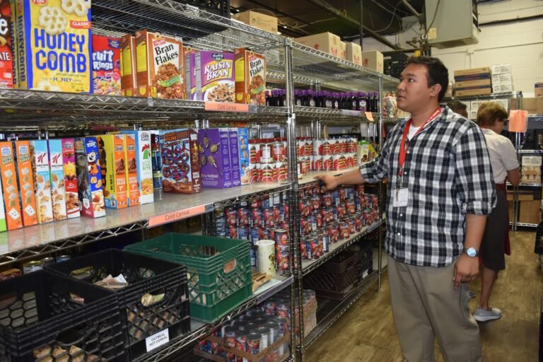 Organización brinda asistencia de emergencia para ayudar a necesitados