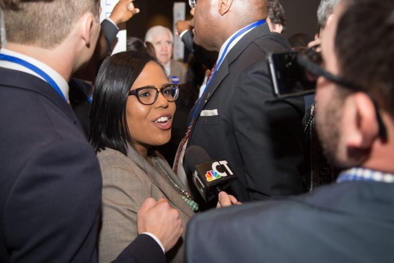 Hispana busca hacer historia y convertirse en vicegobernadora de CT