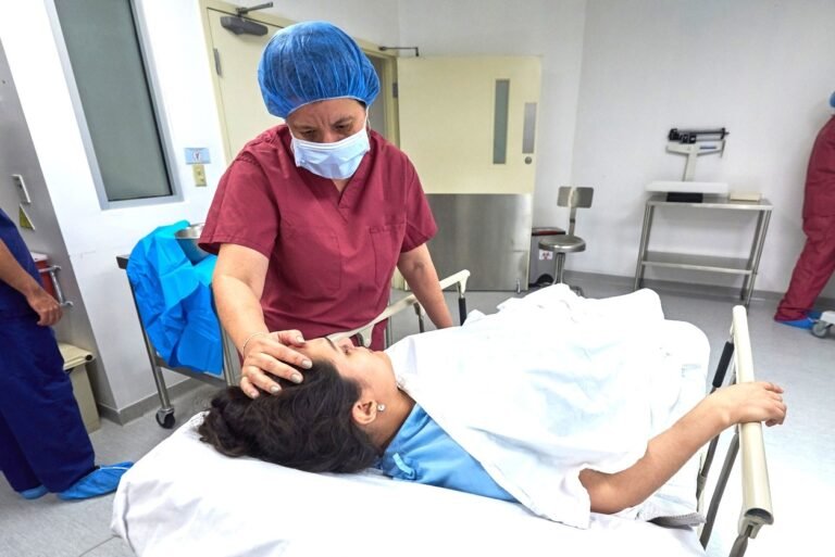 Pandemia acentúa necesidad de más enfermeras hispanas