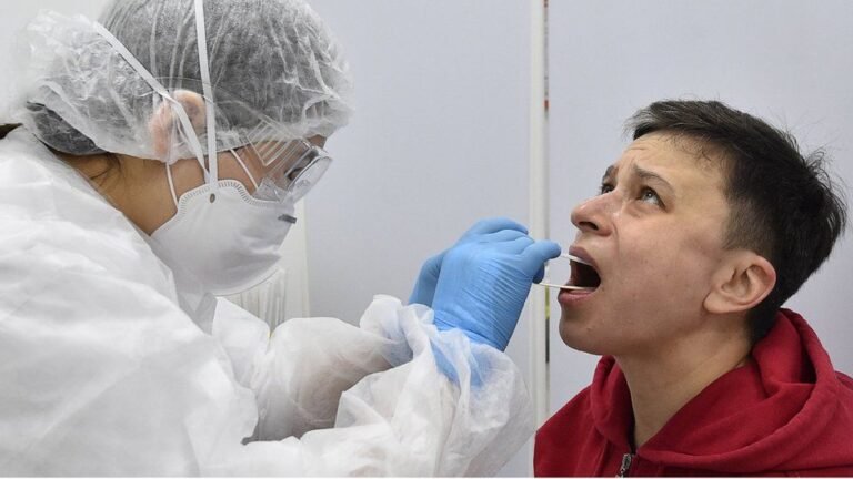 Personas que se han recuperado de COVID-19 podrían volverse a infectar, revela estudio