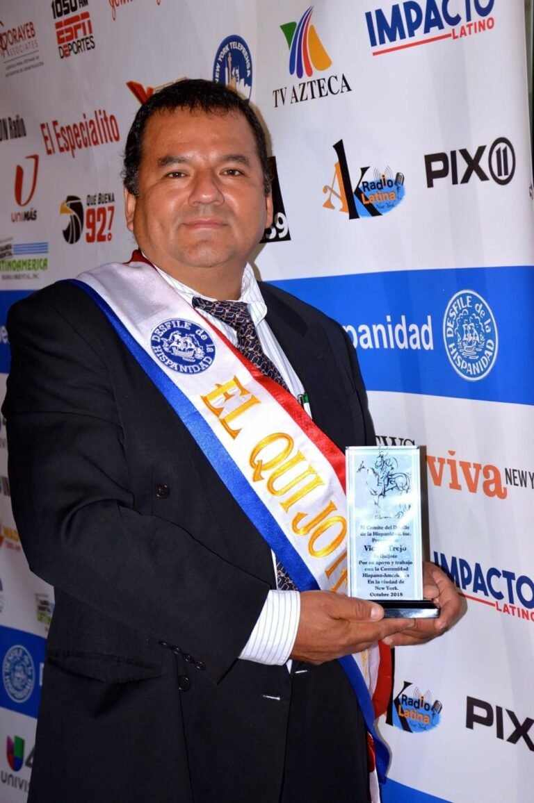 Peruano recibe premio “El Quijote” por su labor comunitaria