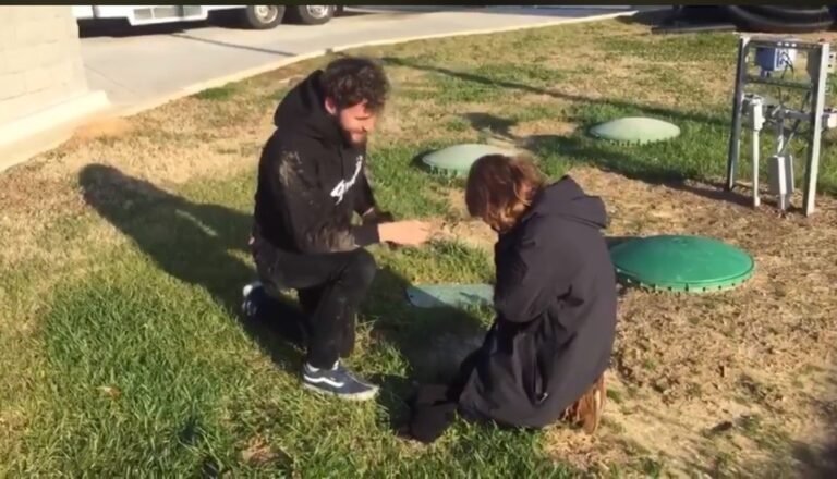 Finge una caída para proponer matrimonio