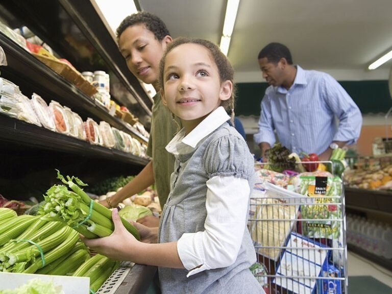 Piden rechazar recortes que gobierno quiere aplicar a los cupones de alimentos