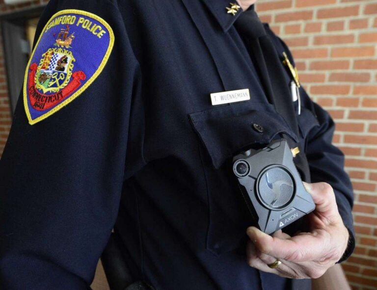 Policía lanza programa de cámaras corporales