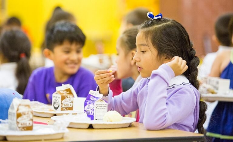 Programa de alimentos gratis para niños en verano