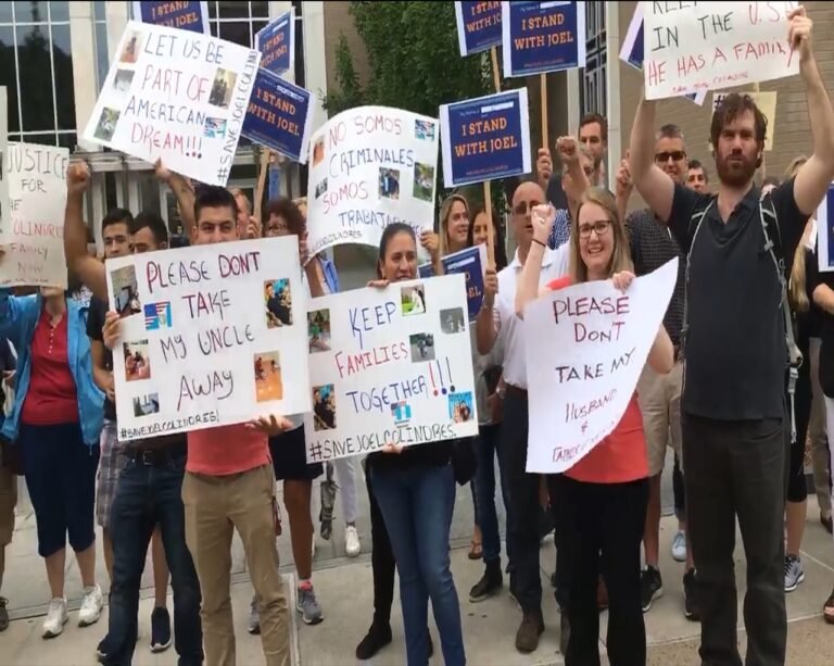 Rally para apoyar a inmigrante que enfrenta segunda orden de deportación