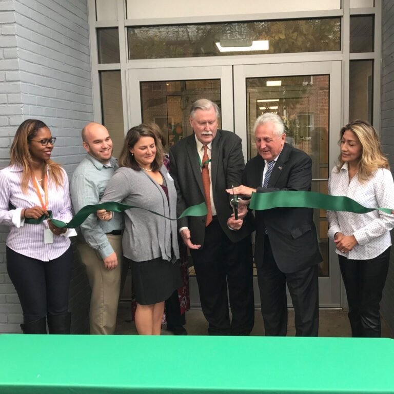 Remodelan edificio donde funciona programa de cuidado infantil