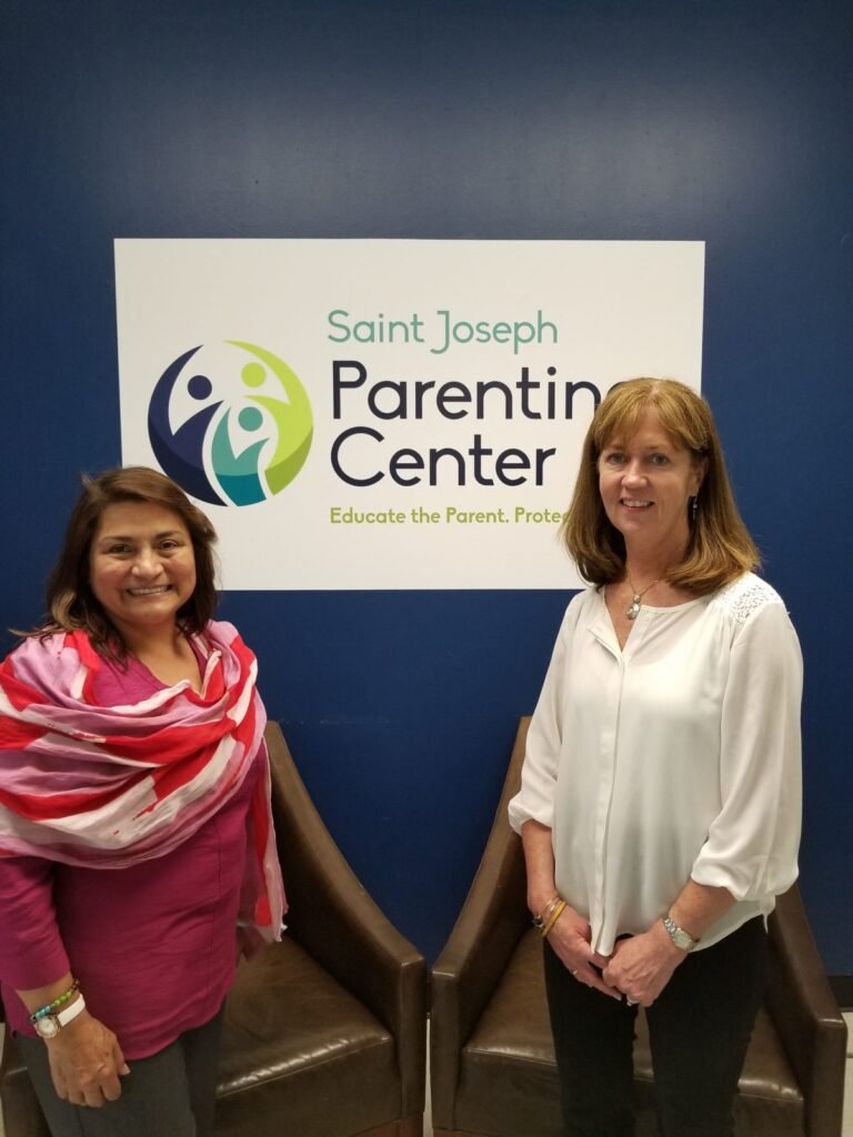 Saint Joseph Parenting Center busca voluntarios para apoyar servicios que ofrece a familias