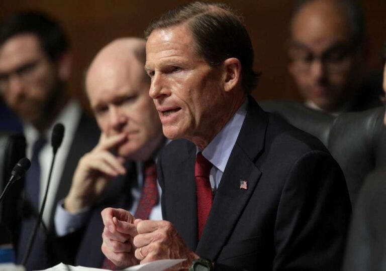 Senador Blumenthal: “No podemos ceder ante amenazas de deportación de Trump”