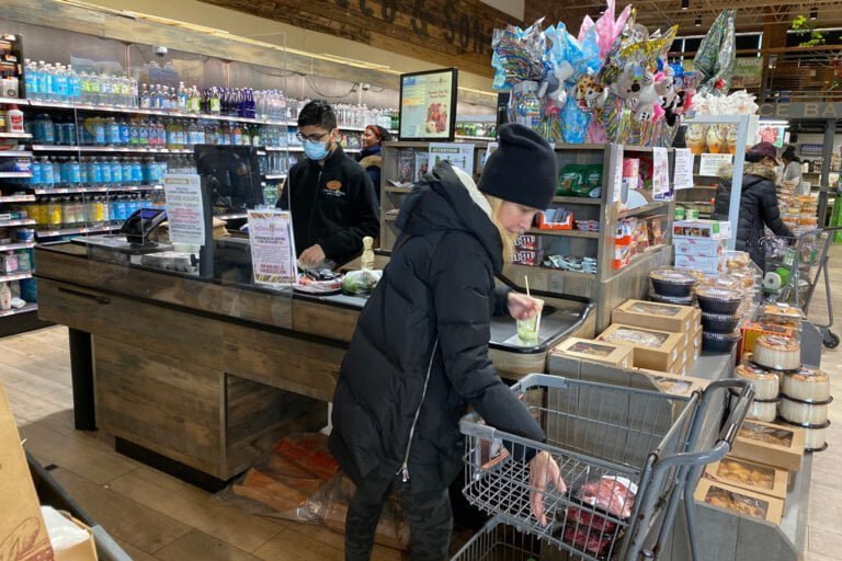 Supermercados ofrece reservas de compras para proteger a consumidores