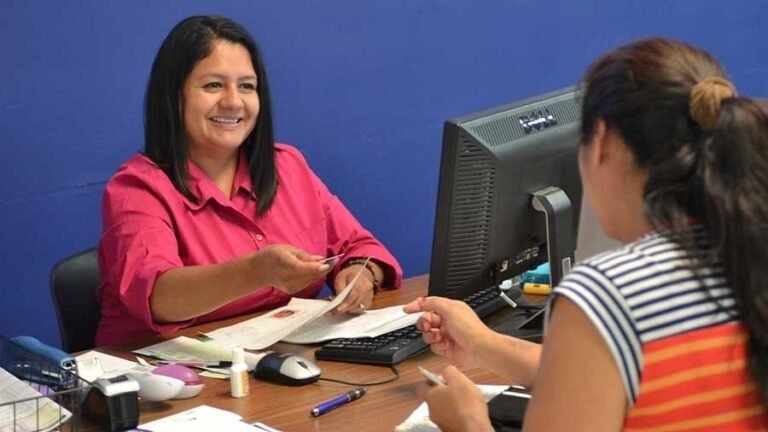 Salvadoreños con TPS ya pueden renovar su permiso