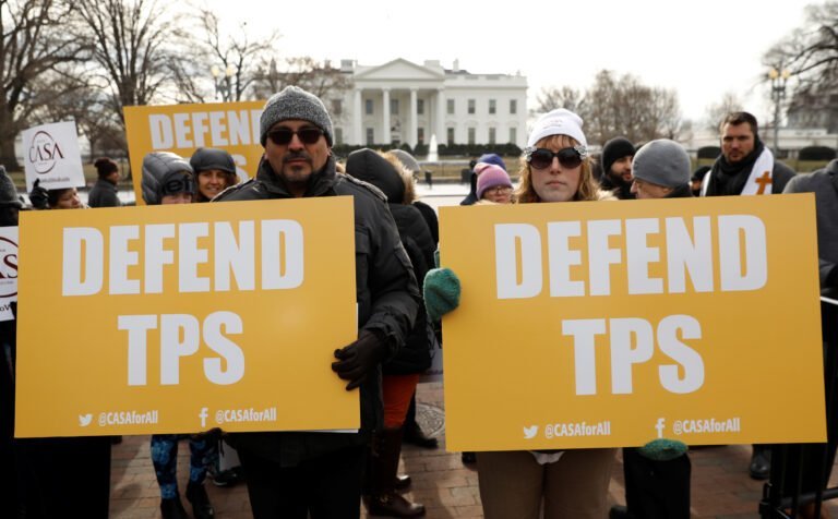 Titulares de TPS están en primera línea de lucha ante el COVID-19 y merecen residencia permanente