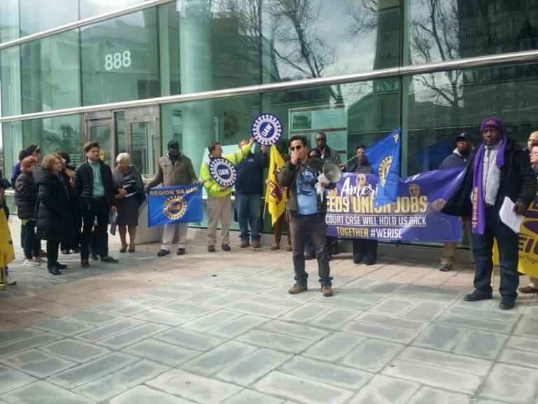 Trabajadores de limpieza llegan acuerdo de contrato provisional