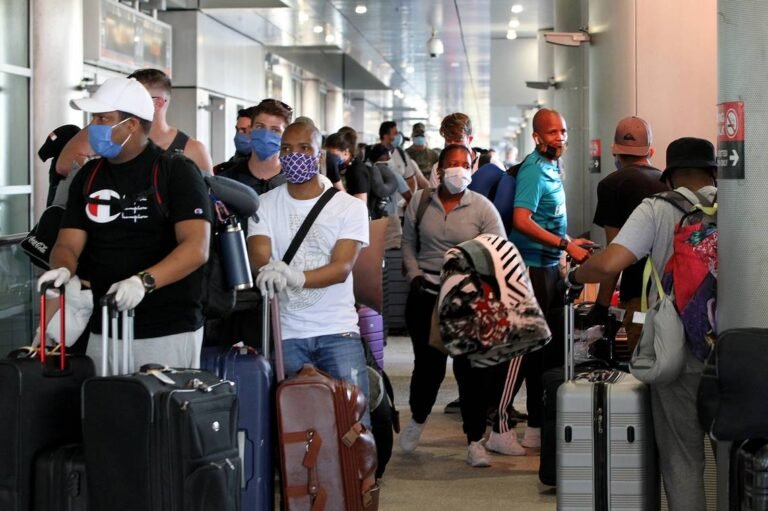 Visitantes de otros ocho estados deben ponerse en cuarentenas obligatorias