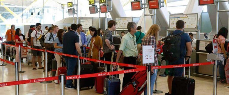 Castigan a NY con restricciones en aeropuertos por permitir ley que otorga licencias a indocumentados