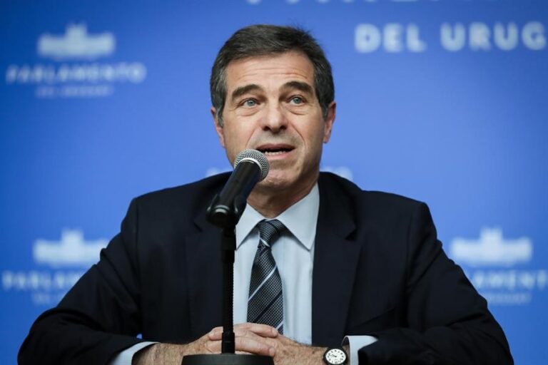 El canciller de Uruguay, Ernesto Talvi, presenta su renuncia al cargo