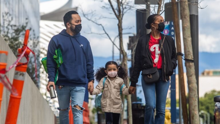 Olvidar a indocumentados durante el coronavirus podría empeorar la emergencia de salud, advierten expertos