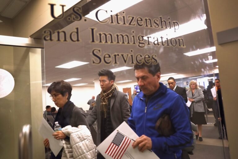NY ofrece asesoría legal para inmigrantes que pueden ser afectados con regla de “Carga Pública”