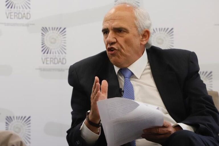 Samper critica gestión de Duque en proceso de paz con ELN y elogia a Cuba