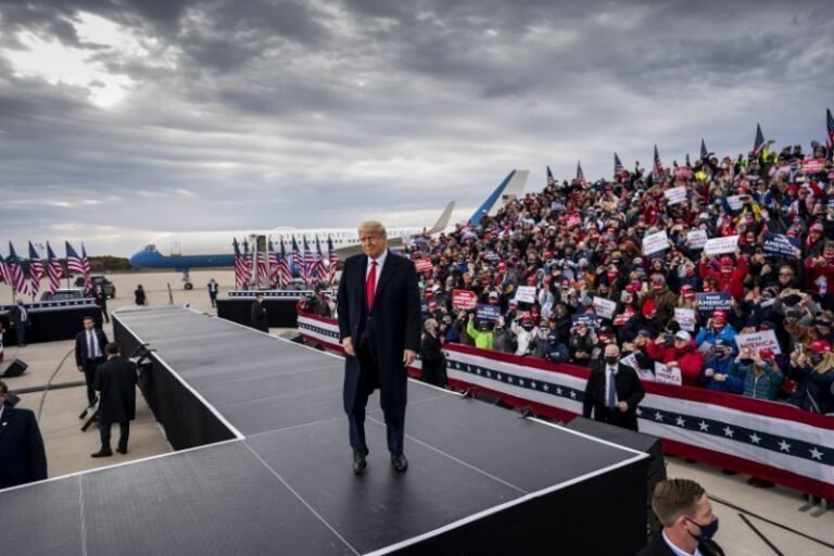 Donald Trump está dirigiendo el tipo de campaña que le gusta, pero no la que podría necesitar