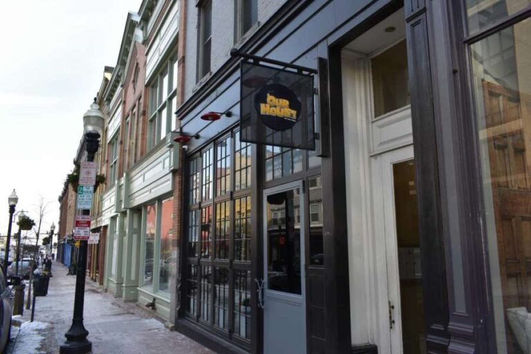 Cuatro restaurantes citados por violaciones a ley de licor