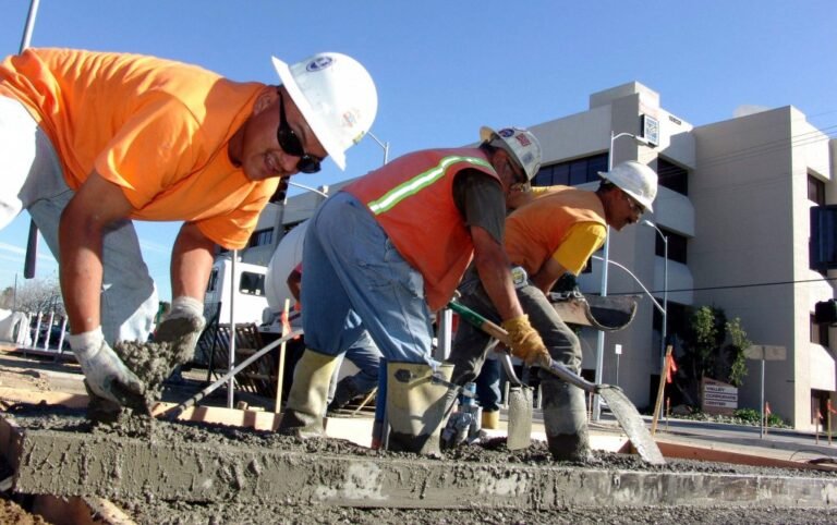 Hispanos, motor económico de EEUU