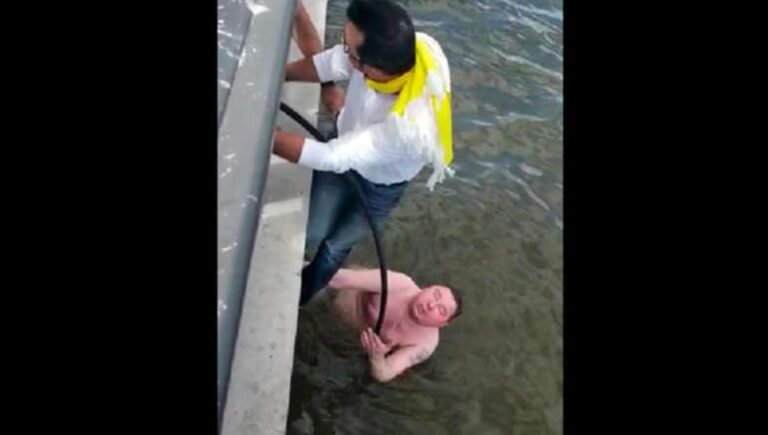 Tres colombianos salvan la vida a un ruso que había caído al río