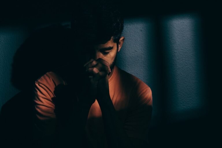 Revela estudio: Negros e hispanos tienen más del triple de probabilidades de ir a prisión que los blancos